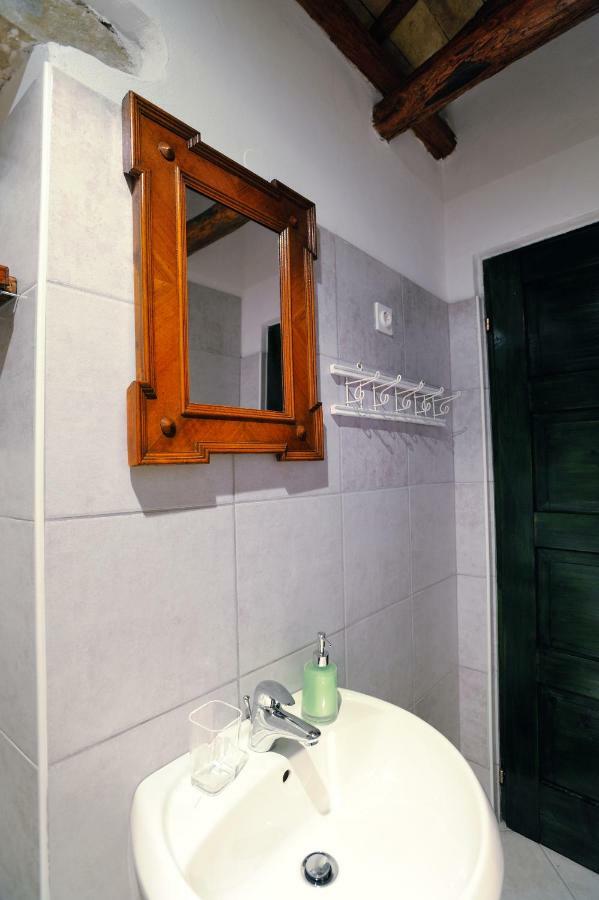 Traditional Istrian Stone House Smarje  Exterior photo